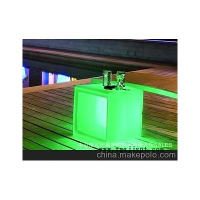供ＬＥＤ發光燈箱、酒吧發光桌椅、塑料家具系列　滾塑加工