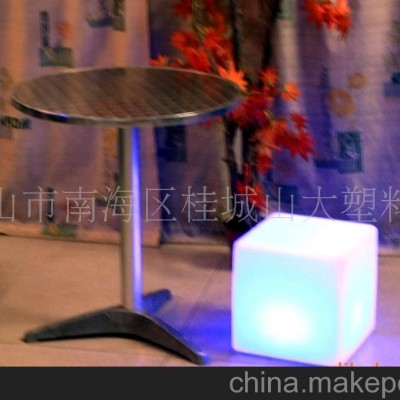 加工定制發(fā)光燈箱座椅，滾塑燈箱座椅，方形燈箱(圖)