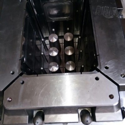 塑料模具、周轉箱模具、啤酒箱模具、高精密模具