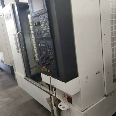 工廠轉型 喬峰V6立式加工中心二手加工中心線軌機械手刀庫